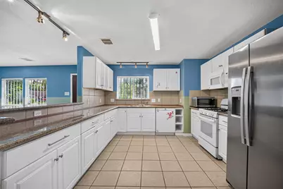 7002 Leader Street, Houston, TX 77074 - Photo 14