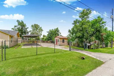 7219 Gainesville Street, Houston, TX 77020 - Photo 2