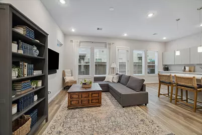 606 Thornton Road #D, Houston, TX 77018 - Photo 2