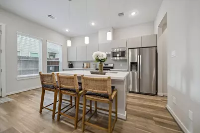 606 Thornton Road #D, Houston, TX 77018 - Photo 4