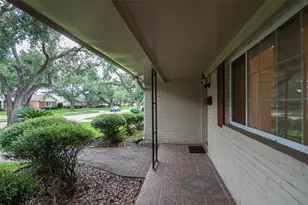 5215 Cheena Dr, Houston, TX 77096 - Photo 2
