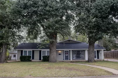 1013 Austin St, Jacksonville, TX 75766 - Photo 2