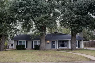 1013 Austin St, Jacksonville, TX 75766 - Photo 2