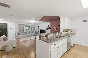 1923 Bailey St, Houston, TX 77006 - Photo 10