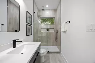 7819 Bowen St, Houston, TX 77051 - Photo 24