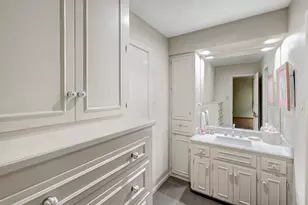 7625 Olympia Dr, Houston, TX 77063 - Photo 28