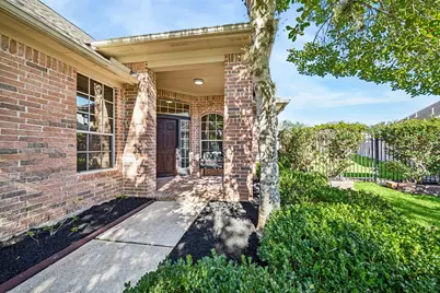 1810 Rippling Water Court, Sugar Land, TX 77479 - Photo 4