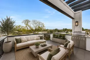 806 Fisher St, Houston, TX 77018 - Photo 1