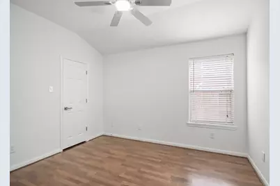9410 Lakeway View Lane, Humble, TX 77396 - Photo 32