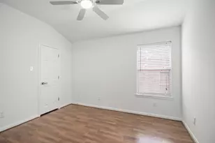 9410 Lakeway View Ln, Humble, TX 77396 - Photo 32