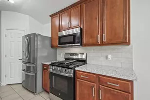 9410 Lakeway View Ln, Humble, TX 77396 - Photo 10