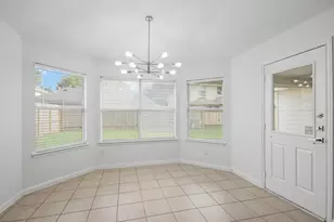 9410 Lakeway View Ln, Humble, TX 77396 - Photo 12