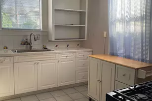 1909 Broadway St, Galveston, TX 77550 - Photo 12