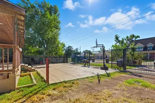 2017 Sadler St, Houston, TX 77093 - Photo 4