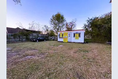 5123 E Crosstimbers Street, Houston, TX 77016 - Photo 10