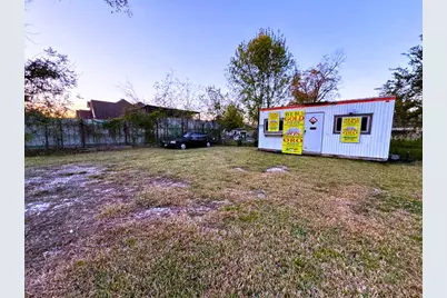 5123 E Crosstimbers Street, Houston, TX 77016 - Photo 8