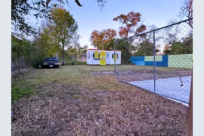 5123 E Crosstimbers Street, Houston, TX 77016 - Photo 10