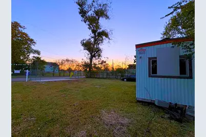 5123 E Crosstimbers Street, Houston, TX 77016 - Photo 2