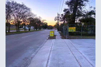 5123 E Crosstimbers Street, Houston, TX 77016 - Photo 8