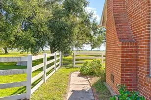 2613 State Hwy 60 N, Bay City, TX 77414 - Photo 2