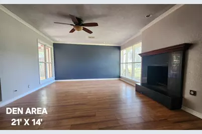 941 Magnolia Street, Lake Jackson, TX 77566 - Photo 4