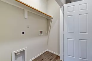 409 E Avenue G, Conroe, TX 77301 - Photo 20