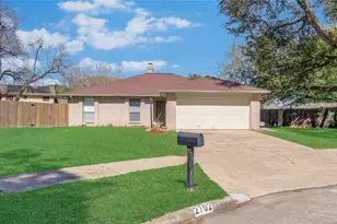 2702 Fir Crest Ct, Stafford, TX 77477 - Photo 2