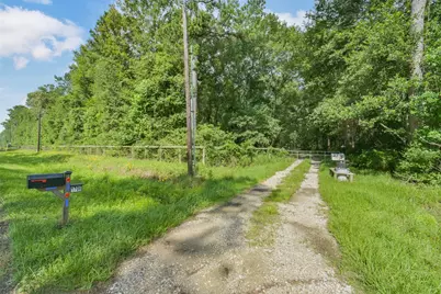 1706 County Road 3011, Dayton, TX 77535 - Photo 2