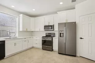 1808 N Mission Cir, Friendswood, TX 77546 - Photo 12