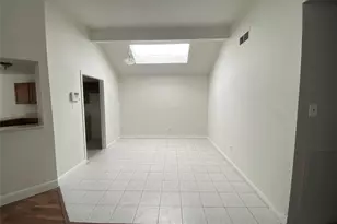 7315 Puerta Vallarta Dr, Houston, TX 77083 - Photo 2