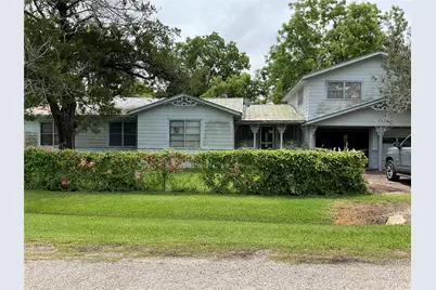 297 6th Street E, Markham, TX 77456 - Photo 2