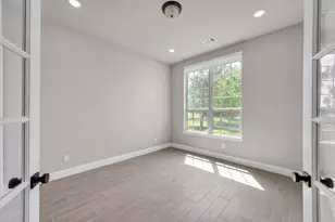 10057 Red Beadtree Pl, Conroe, TX 77385 - Photo 6