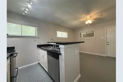 1502 Heights Boulevard #13, Houston, TX 77008 - Photo 6