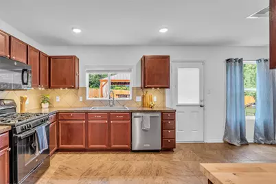 16718 Warbler Drive, Conroe, TX 77385 - Photo 14