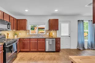 16718 Warbler Dr, Conroe, TX 77385 - Photo 14