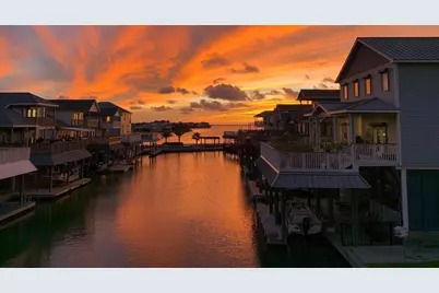 422 Windward Way, Tiki Island, TX 77554 - Photo 2