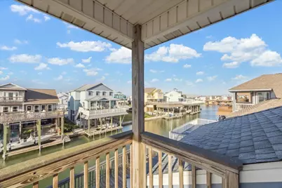 422 Windward Way, Tiki Island, TX 77554 - Photo 42