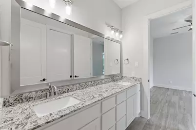 240 Grand View View, Huntsville, TX 77340 - Photo 18
