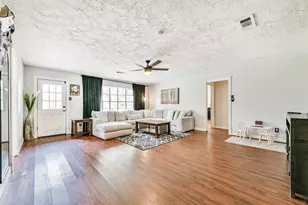 5526 Thornwood Cir, Dickinson, TX 77539 - Photo 4