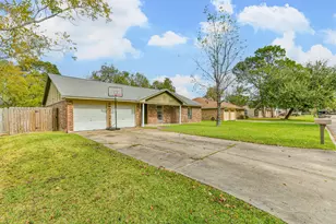 5526 Thornwood Cir, Dickinson, TX 77539 - Photo 2