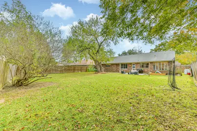 5526 Thornwood Circle, Dickinson, TX 77539 - Photo 18