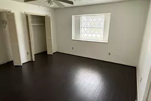 2206 Round Lake Dr, Houston, TX 77077 - Photo 10