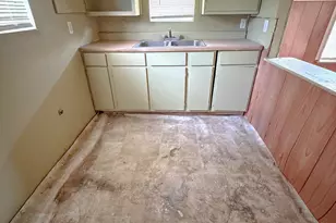 803 Mattie St, Wharton, TX 77488 - Photo 10