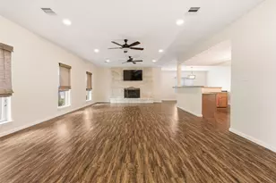 1130 Allen St, Hempstead, TX 77445 - Photo 4