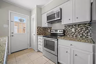 925 Memorial Village Dr, Houston, TX 77024 - Photo 10
