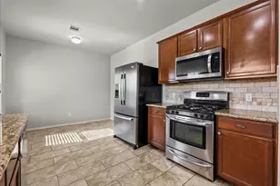 10414 Whisper Bluff Dr, Humble, TX 77396 - Photo 16