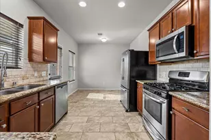 10414 Whisper Bluff Dr, Humble, TX 77396 - Photo 14