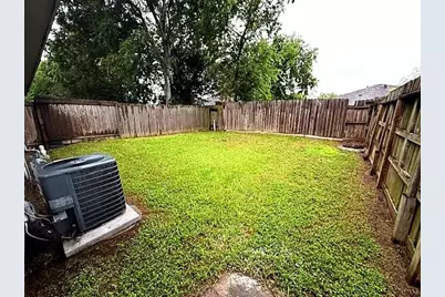 10028 Ridgecoral Drive, Houston, TX 77038 - Photo 12