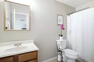 8947 Summerset Meadow Ct, Houston, TX 77075 - Photo 10