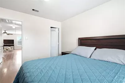 8947 Summerset Meadow Court, Houston, TX 77075 - Photo 8